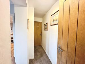 SEAVIEW ROAD- click for photo gallery